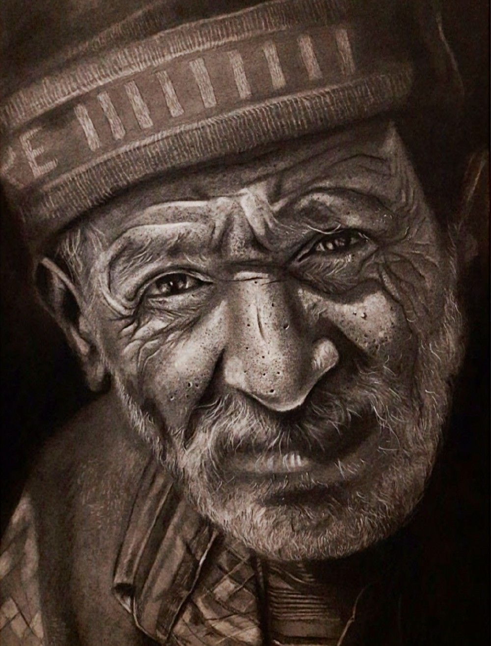 Hyperrealistic charcoal drawing close-up of an elderly man with deep wrinkles and a beard.
